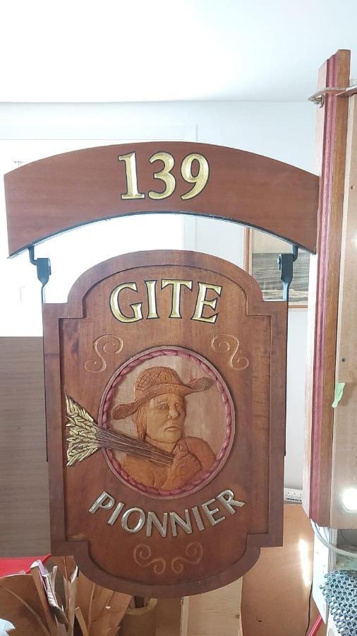 Gite Du Pionnier L'Islet-sur-Mer Kültér fotó
